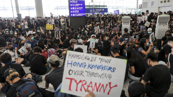 Prima manifestație din 2020 la Hong Kong. 1 milion de participanți, 400 de arestați